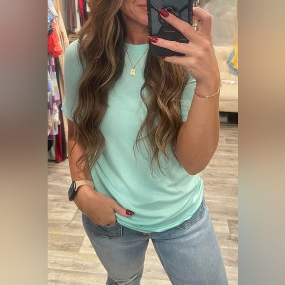 NWOT Zenana Basic Tee - Picture 2 of 6